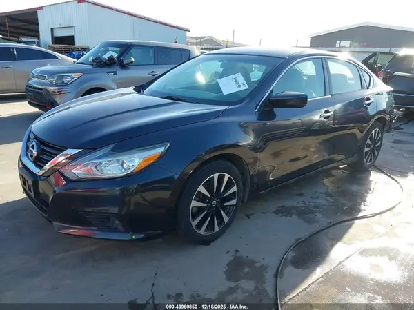 1N4AL3AP1JC176862 2018 NISSAN ALTIMA - Image 2