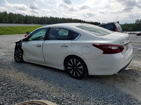 1N4AL3AP1JC177087 2018 NISSAN ALTIMA - Image 2