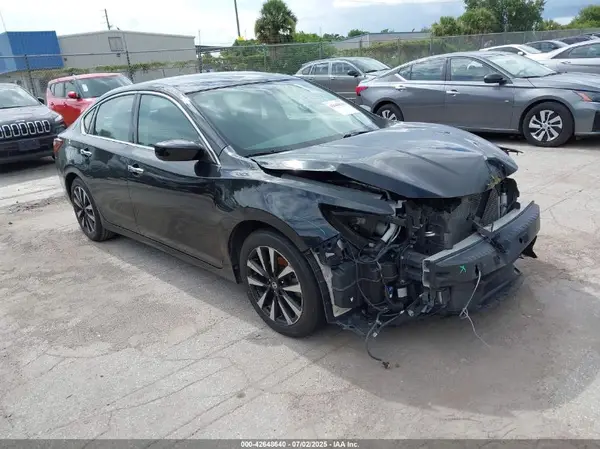 1N4AL3AP1JC180457 2018 NISSAN ALTIMA - Image 1