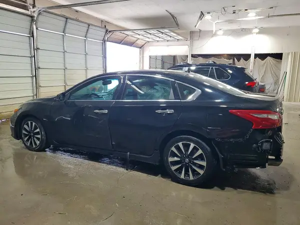 1N4AL3AP1JC180491 2018 NISSAN ALTIMA - Image 2