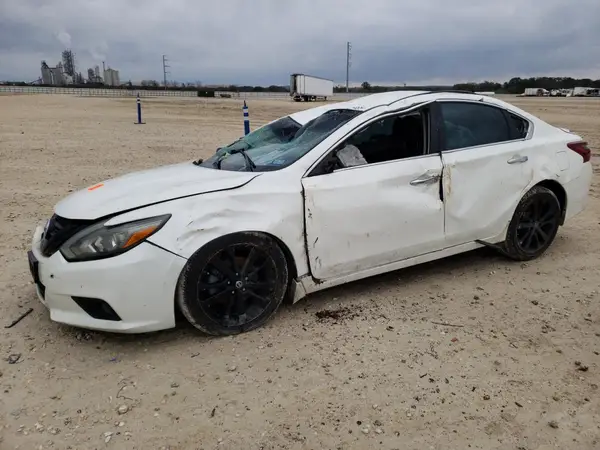 1N4AL3AP1JC181236 2018 NISSAN ALTIMA - Image 1