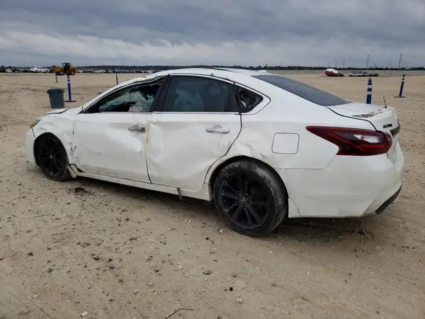 1N4AL3AP1JC181236 2018 NISSAN ALTIMA - Image 2