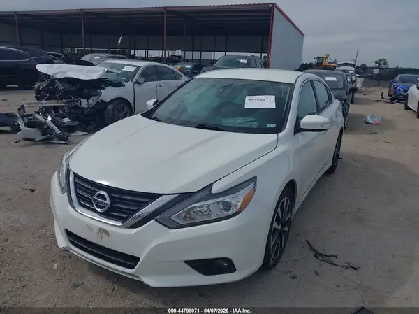 1N4AL3AP1JC181429 2018 NISSAN ALTIMA - Image 2