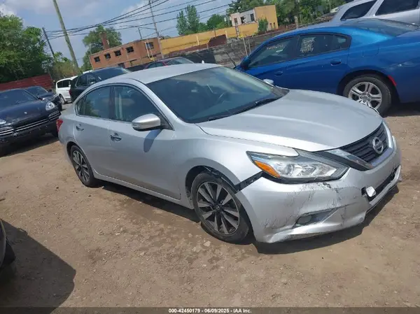 1N4AL3AP1JC182662 2018 NISSAN ALTIMA - Image 1
