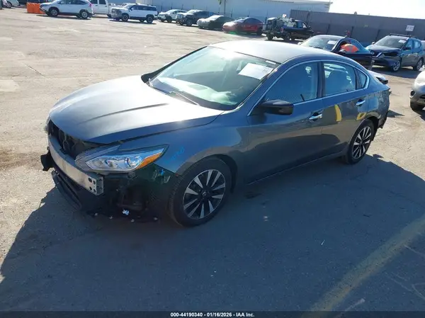 1N4AL3AP1JC185660 2018 NISSAN ALTIMA - Image 2