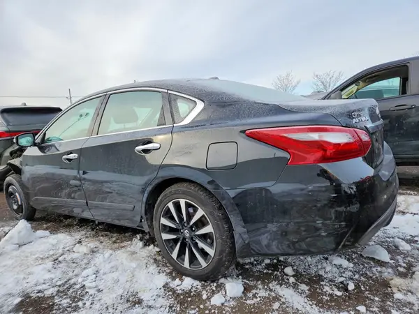 1N4AL3AP1JC186260 2018 NISSAN ALTIMA - Image 2