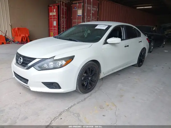 1N4AL3AP1JC186713 2018 NISSAN ALTIMA - Image 2
