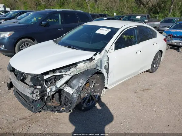 1N4AL3AP1JC188719 2018 NISSAN ALTIMA - Image 2