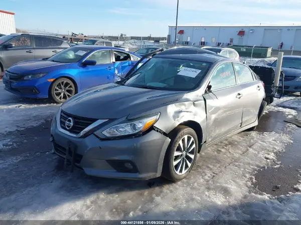 1N4AL3AP1JC189773 2018 NISSAN ALTIMA - Image 2
