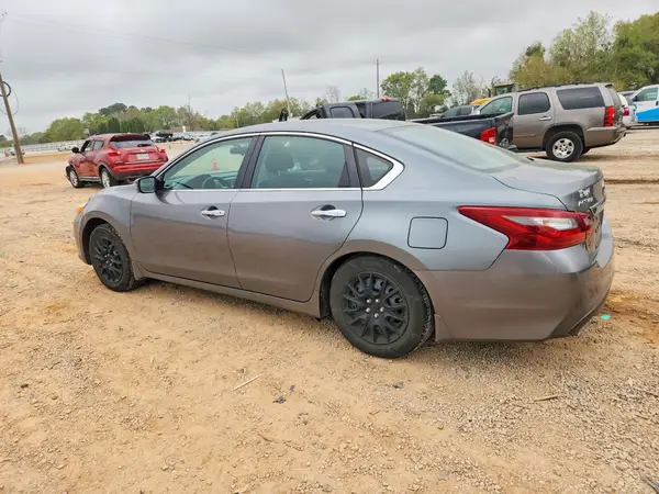 1N4AL3AP1JC191801 2018 NISSAN ALTIMA - Image 2