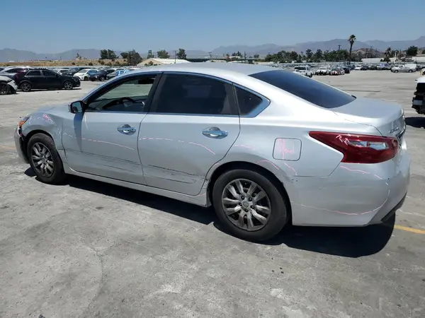 1N4AL3AP1JC192060 2018 NISSAN ALTIMA - Image 2