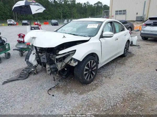 1N4AL3AP1JC192592 2018 NISSAN ALTIMA - Image 2