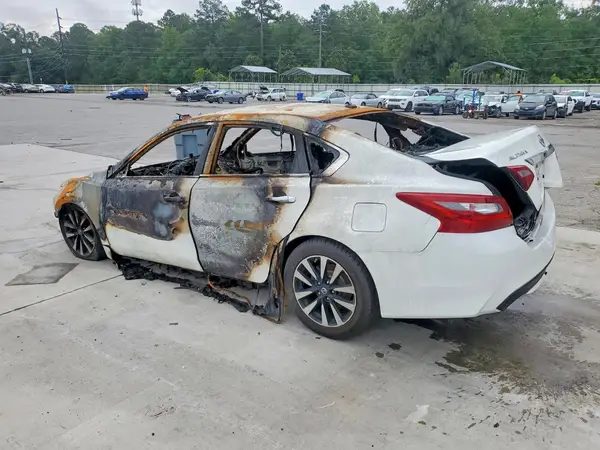 1N4AL3AP1JC192608 2018 NISSAN ALTIMA - Image 2