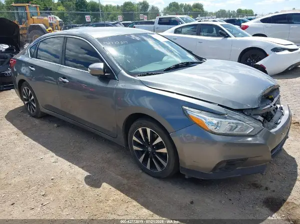 1N4AL3AP1JC195203 2018 NISSAN ALTIMA - Image 1