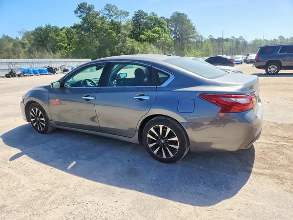 1N4AL3AP1JC195881 2018 NISSAN ALTIMA - Image 2