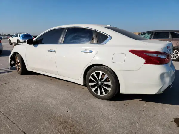 1N4AL3AP1JC196092 2018 NISSAN ALTIMA - Image 2
