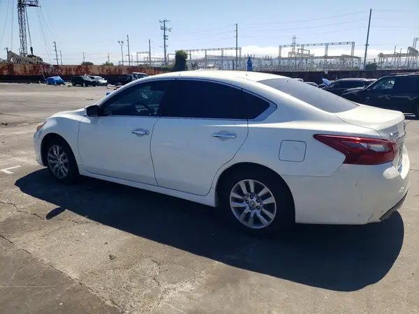 1N4AL3AP1JC196299 2018 NISSAN ALTIMA - Image 2