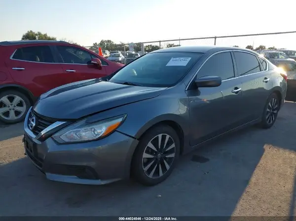 1N4AL3AP1JC198201 2018 NISSAN ALTIMA - Image 2