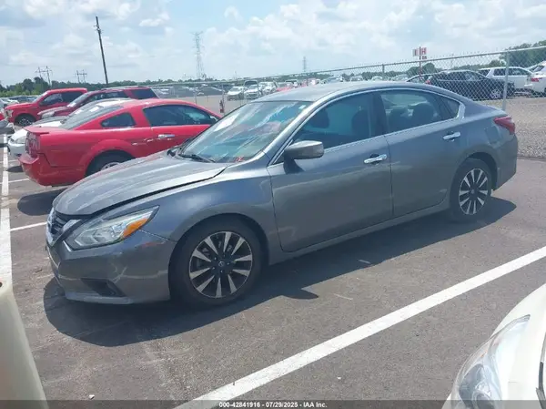 1N4AL3AP1JC198411 2018 NISSAN ALTIMA - Image 2