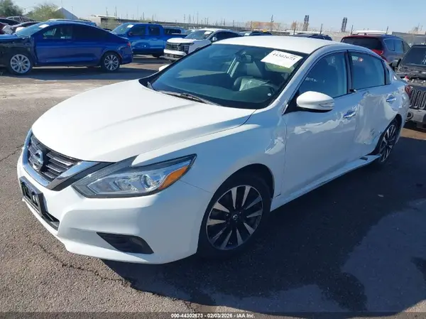 1N4AL3AP1JC199879 2018 NISSAN ALTIMA - Image 2