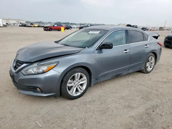 1N4AL3AP1JC201162 2018 NISSAN ALTIMA - Image 1