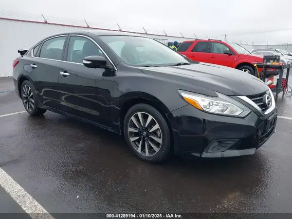 1N4AL3AP1JC204241 2018 NISSAN ALTIMA - Image 1