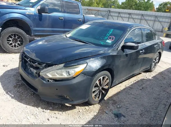 1N4AL3AP1JC204689 2018 NISSAN ALTIMA - Image 2