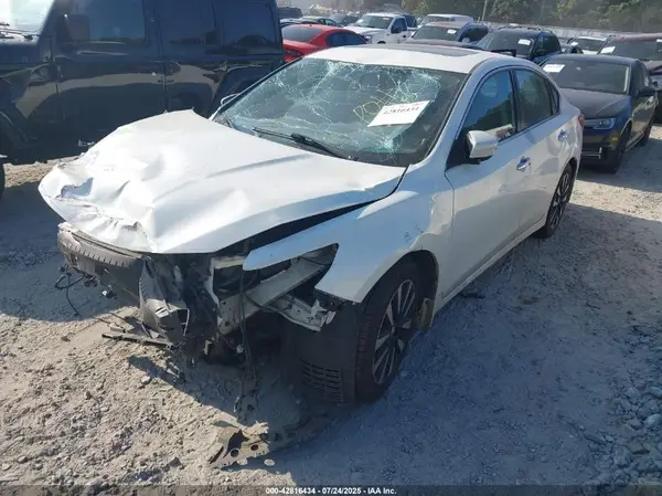1N4AL3AP1JC205356 2018 NISSAN ALTIMA - Image 2