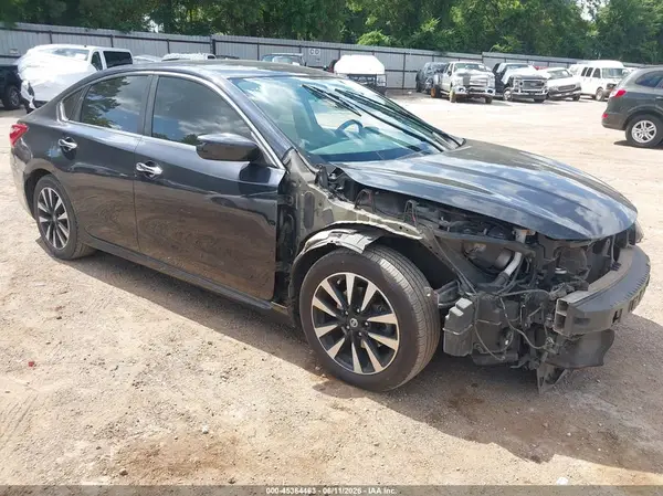 1N4AL3AP1JC207589 2018 NISSAN ALTIMA - Image 1
