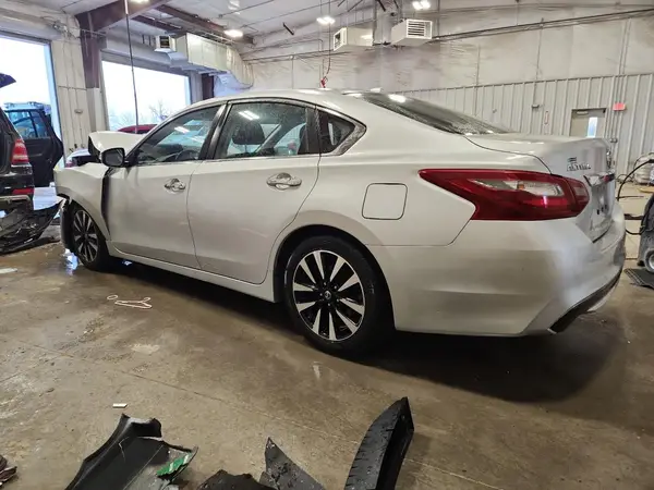 1N4AL3AP1JC208676 2018 NISSAN ALTIMA - Image 2