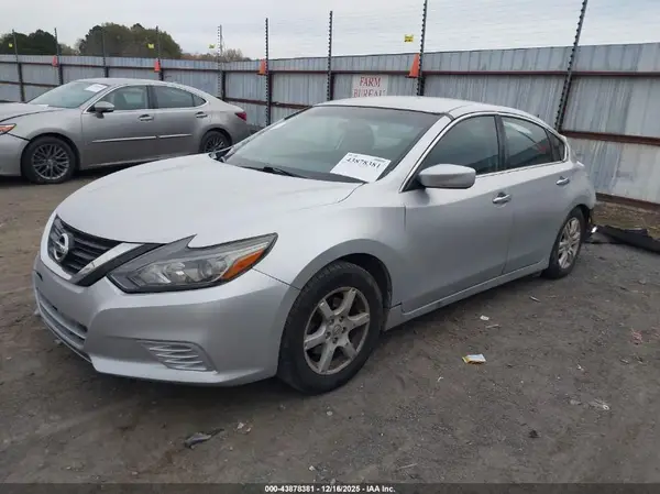 1N4AL3AP1JC208824 2018 NISSAN ALTIMA - Image 2