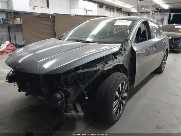 1N4AL3AP1JC210427 2018 NISSAN ALTIMA - Image 2