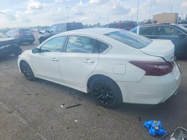 1N4AL3AP1JC211125 2018 NISSAN ALTIMA - Image 2