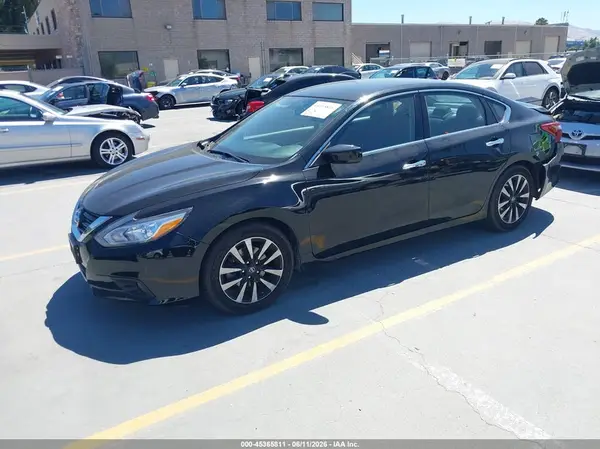 1N4AL3AP1JC211819 2018 NISSAN ALTIMA - Image 2