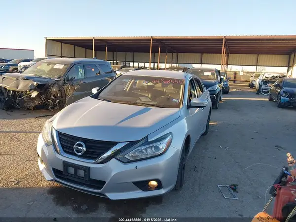 1N4AL3AP1JC212730 2018 NISSAN ALTIMA - Image 2