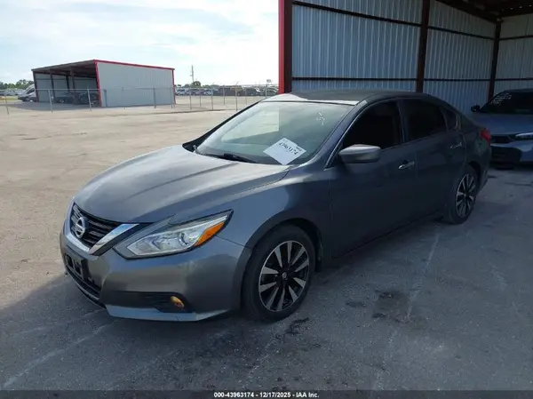 1N4AL3AP1JC213618 2018 NISSAN ALTIMA - Image 2