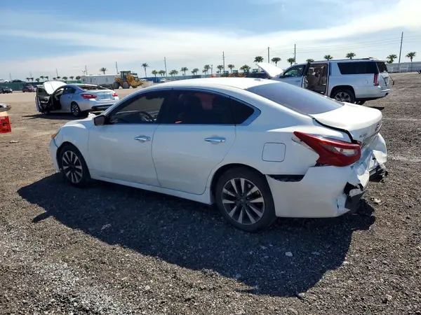 1N4AL3AP1JC214610 2018 NISSAN ALTIMA - Image 2