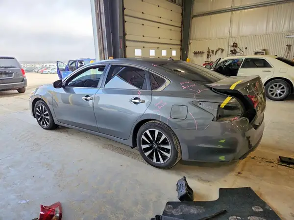 1N4AL3AP1JC215269 2018 NISSAN ALTIMA - Image 2