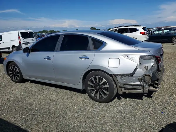 1N4AL3AP1JC215420 2018 NISSAN ALTIMA - Image 2