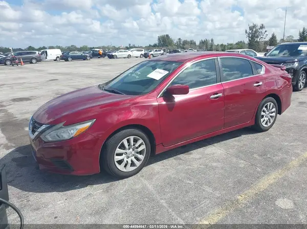 1N4AL3AP1JC215899 2018 NISSAN ALTIMA - Image 2