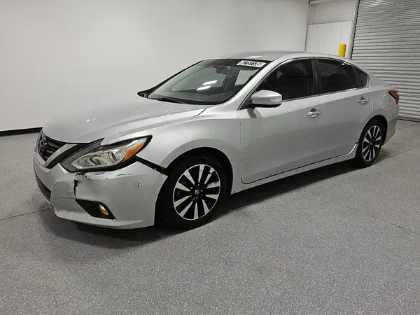 1N4AL3AP1JC216888 2018 NISSAN ALTIMA - Image 1