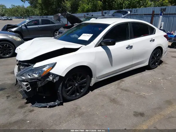1N4AL3AP1JC218527 2018 NISSAN ALTIMA - Image 2