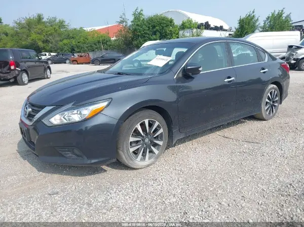 1N4AL3AP1JC223579 2018 NISSAN ALTIMA - Image 2
