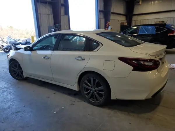1N4AL3AP1JC224330 2018 NISSAN ALTIMA - Image 2