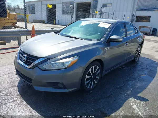 1N4AL3AP1JC224909 2018 NISSAN ALTIMA - Image 2