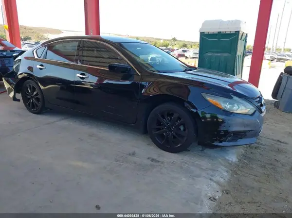 1N4AL3AP1JC226207 2018 NISSAN ALTIMA - Image 1
