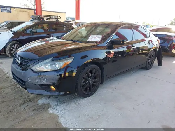 1N4AL3AP1JC226207 2018 NISSAN ALTIMA - Image 2