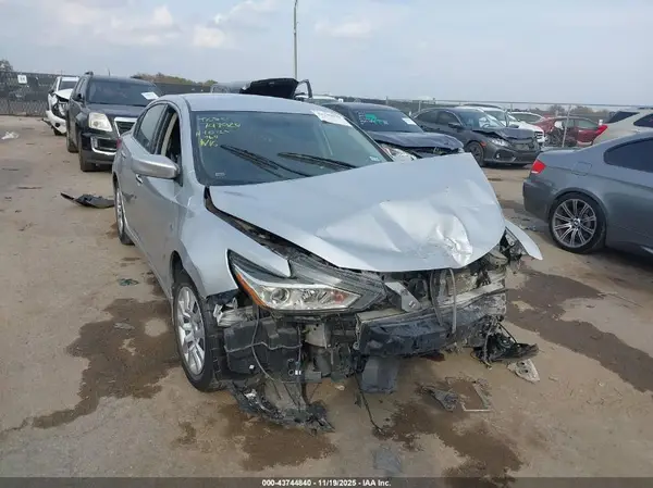 1N4AL3AP1JC230001 2018 NISSAN ALTIMA - Image 1