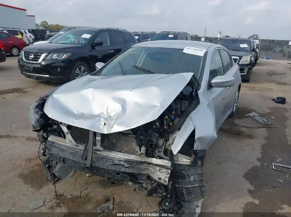 1N4AL3AP1JC230001 2018 NISSAN ALTIMA - Image 2