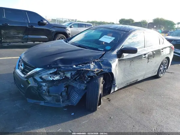 1N4AL3AP1JC230872 2018 NISSAN ALTIMA - Image 2